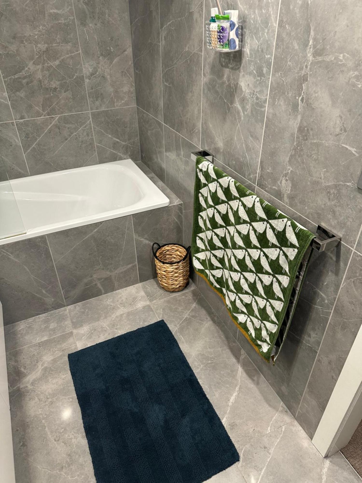 Private 1 Bed Accom With Bathroom In A 3 Bed Apartment - Melb Cbd, Regency Towers - Free Parking, Wifi And Pool Melbourne Exteriör bild
